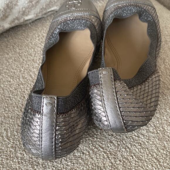 Tory Burch Gabby Ballet-washed Metallic Python Pewter Gray Size 7 - Picture 2 of 8